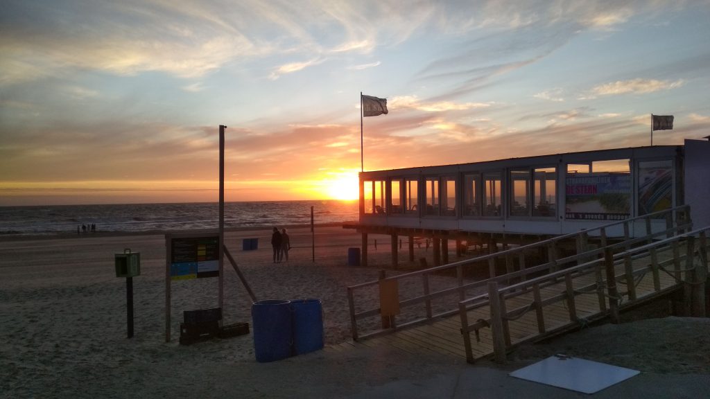 Strandpavillion De Stern Sonnenuntergang